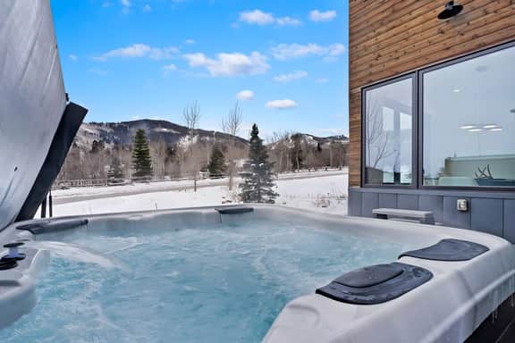 Ski In* Modern & New Park City Townhome