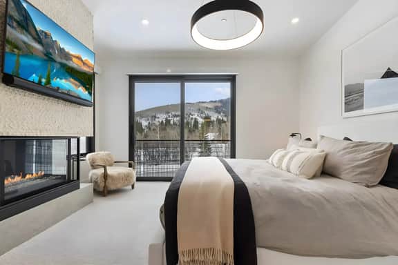 Ski In* Modern & New Park City Townhome