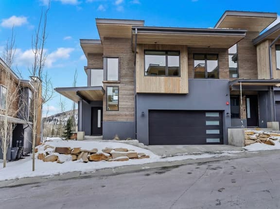 Ski In* Modern & New Park City Townhome